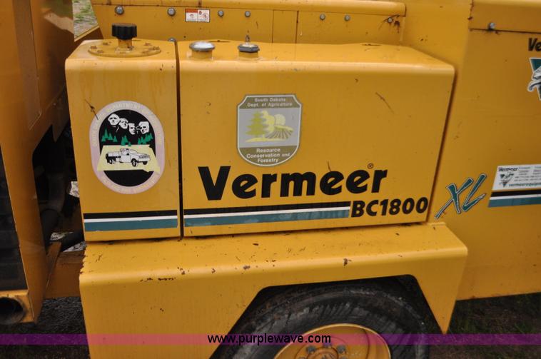 image for item F2473 2003 Vermeer BC1800 XL wood chipper