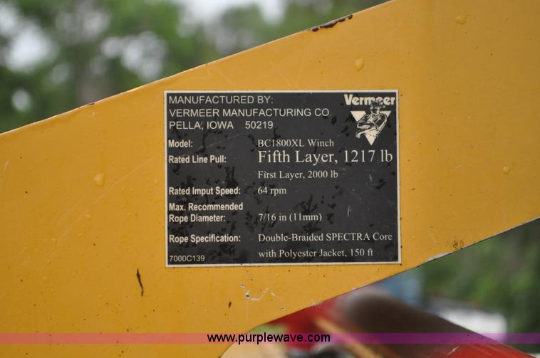 image for item F2473 2003 Vermeer BC1800 XL wood chipper