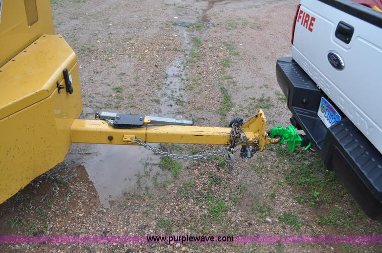 image for item F2473 2003 Vermeer BC1800 XL wood chipper