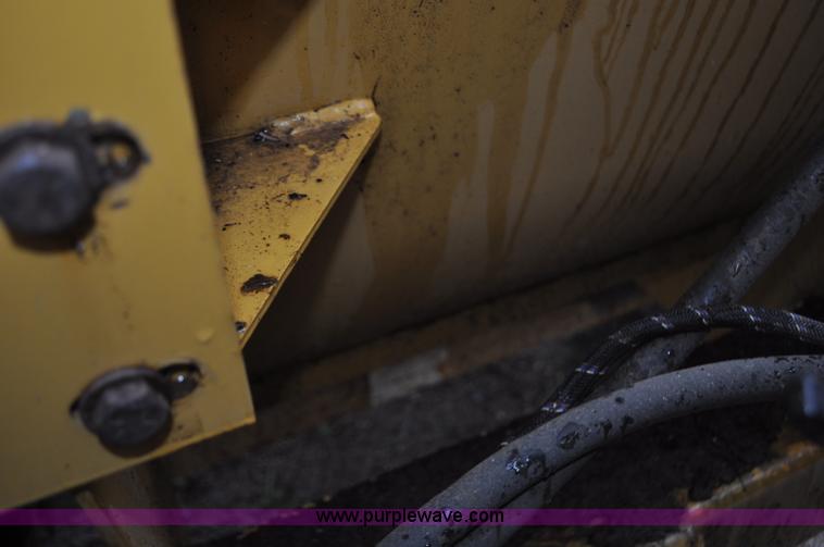 image for item F2473 2003 Vermeer BC1800 XL wood chipper