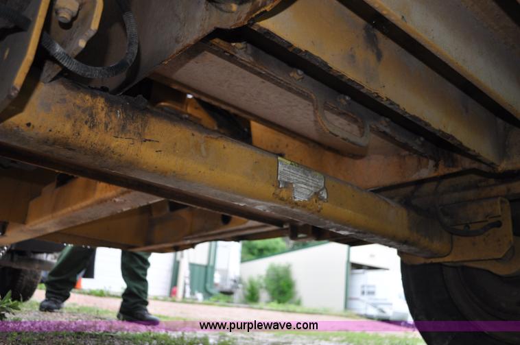 image for item F2473 2003 Vermeer BC1800 XL wood chipper