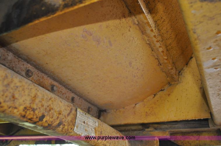 image for item F2473 2003 Vermeer BC1800 XL wood chipper