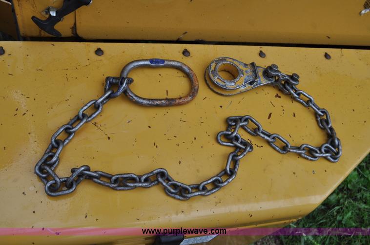 image for item F2473 2003 Vermeer BC1800 XL wood chipper