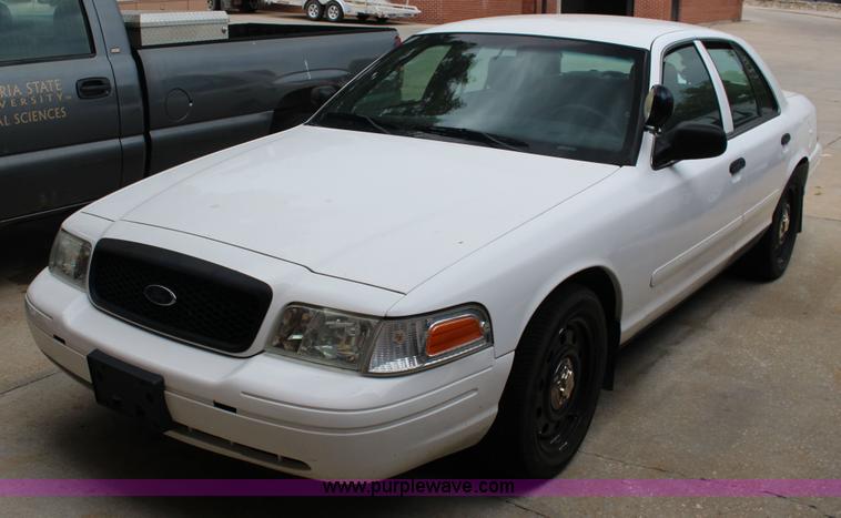 image for item F7917 2006 Ford Crown Victoria Police Interceptor