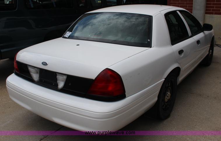 image for item F7917 2006 Ford Crown Victoria Police Interceptor