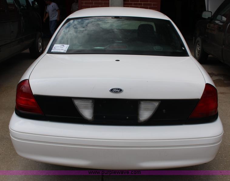 image for item F7917 2006 Ford Crown Victoria Police Interceptor