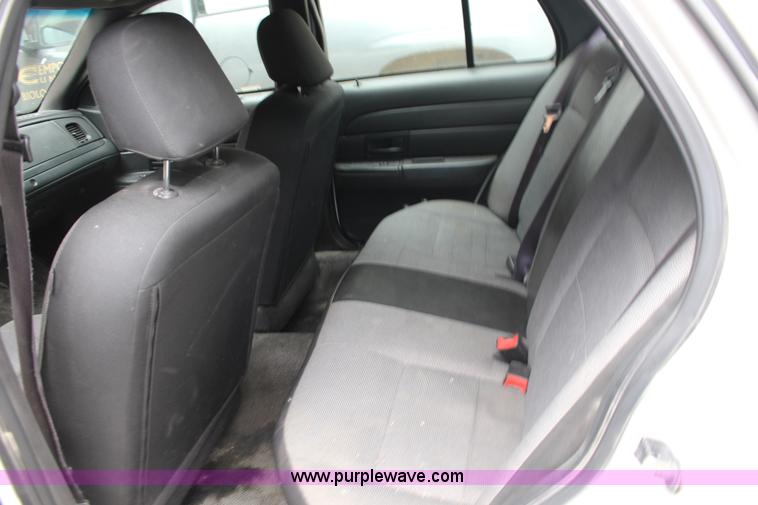 image for item F7917 2006 Ford Crown Victoria Police Interceptor