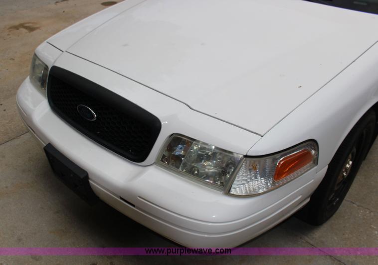 image for item F7917 2006 Ford Crown Victoria Police Interceptor