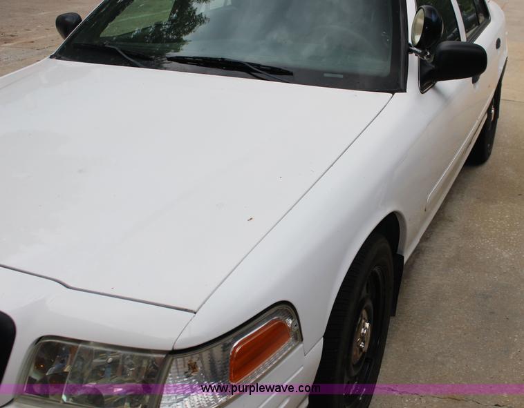 image for item F7917 2006 Ford Crown Victoria Police Interceptor