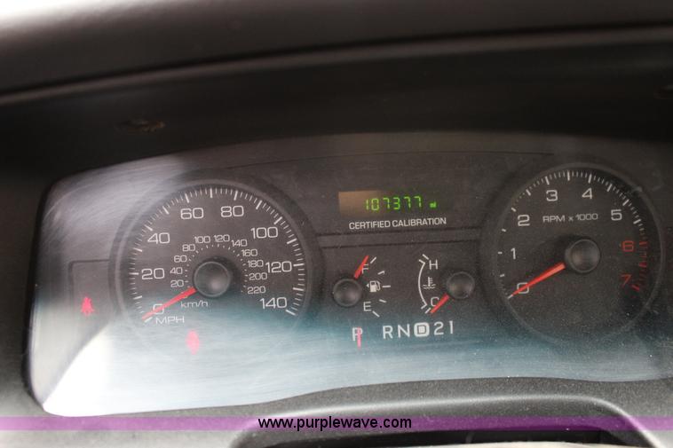 image for item F7917 2006 Ford Crown Victoria Police Interceptor