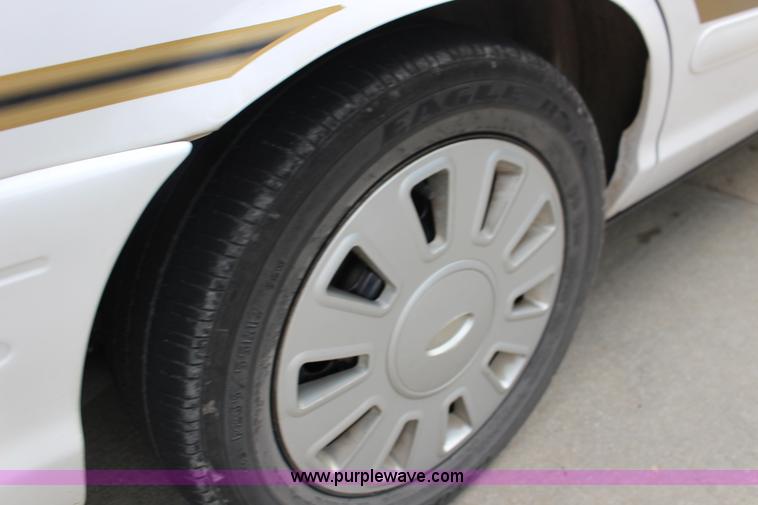 image for item F7917 2006 Ford Crown Victoria Police Interceptor