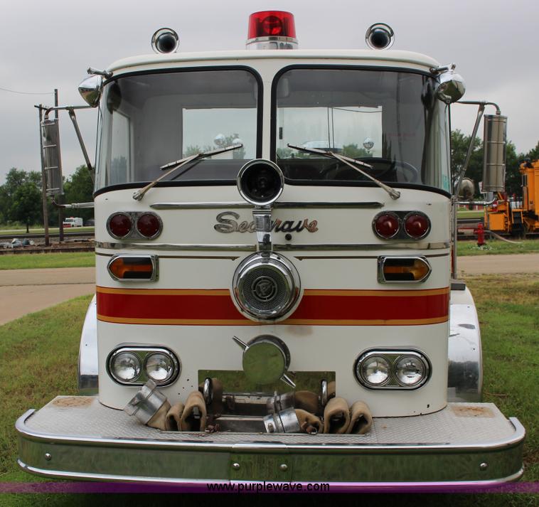 image for item F7963 1967 Seagrave 800K Pierce fire engine