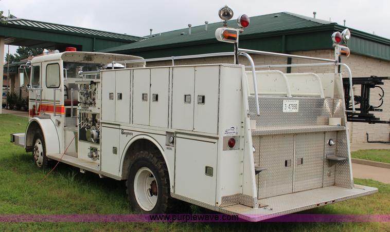 image for item F7963 1967 Seagrave 800K Pierce fire engine