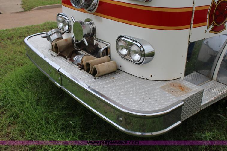 image for item F7963 1967 Seagrave 800K Pierce fire engine