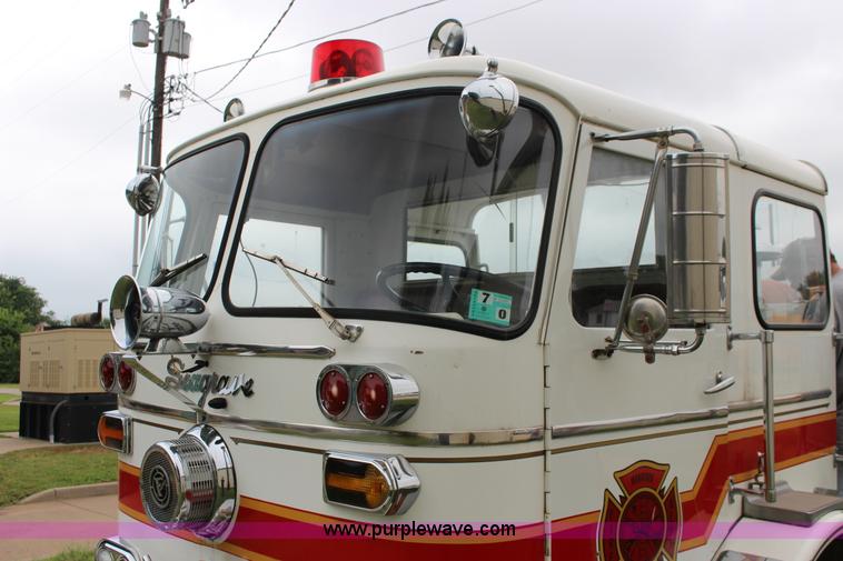 image for item F7963 1967 Seagrave 800K Pierce fire engine