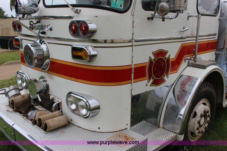 image for item F7963 1967 Seagrave 800K Pierce fire engine
