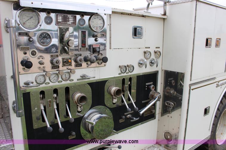 image for item F7963 1967 Seagrave 800K Pierce fire engine