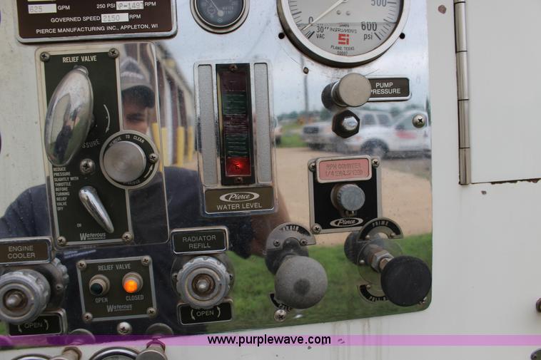 image for item F7963 1967 Seagrave 800K Pierce fire engine