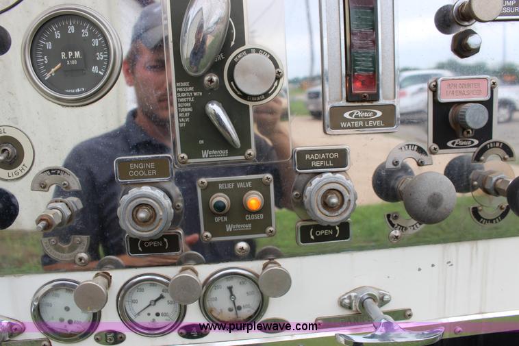 image for item F7963 1967 Seagrave 800K Pierce fire engine