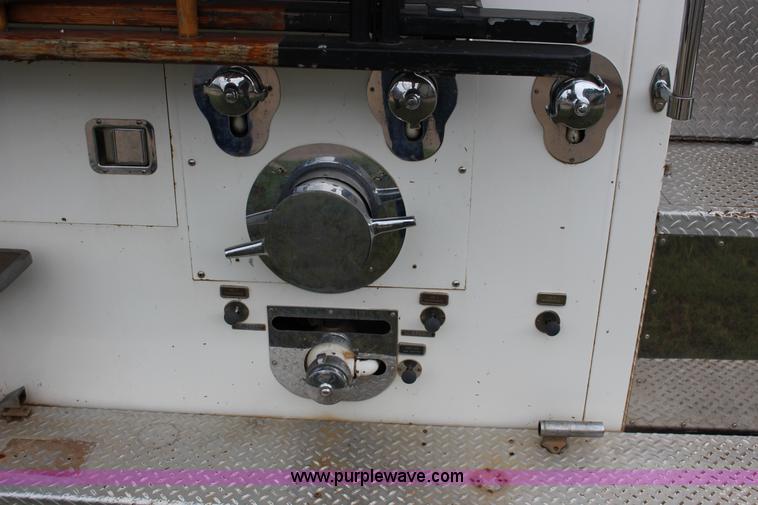 image for item F7963 1967 Seagrave 800K Pierce fire engine