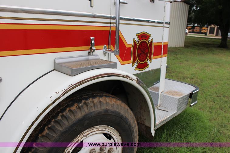 image for item F7963 1967 Seagrave 800K Pierce fire engine