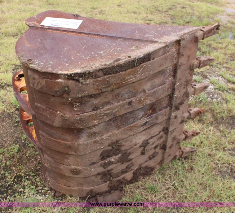 image for item F7964 36" excavator bucket