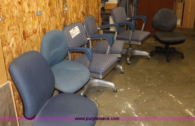 image for item F7986 (6) Rolling office chairs