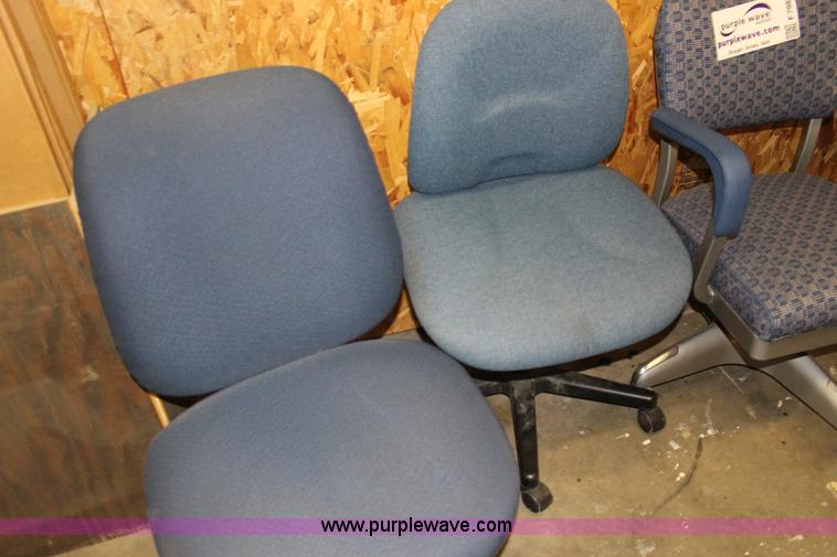 image for item F7986 (6) Rolling office chairs