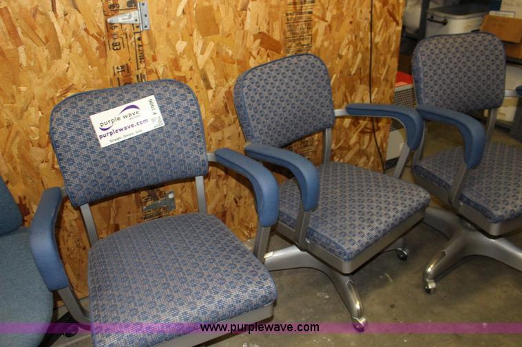 image for item F7986 (6) Rolling office chairs