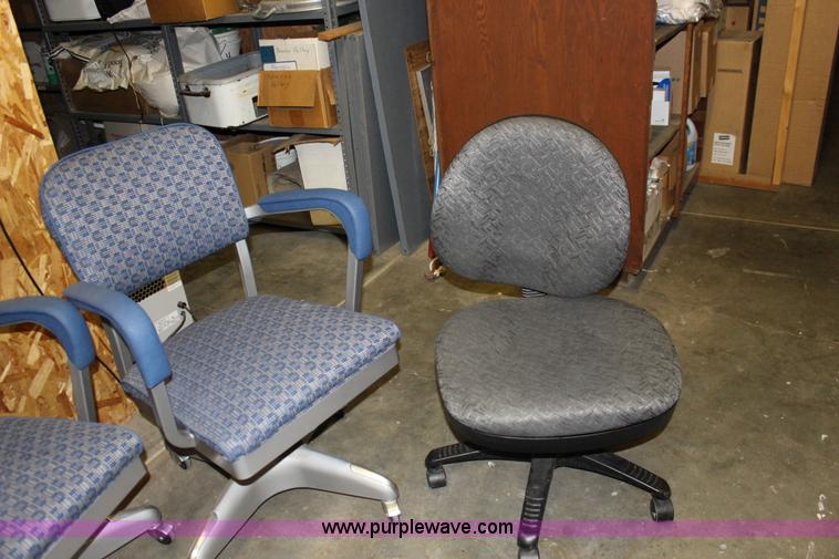 image for item F7986 (6) Rolling office chairs