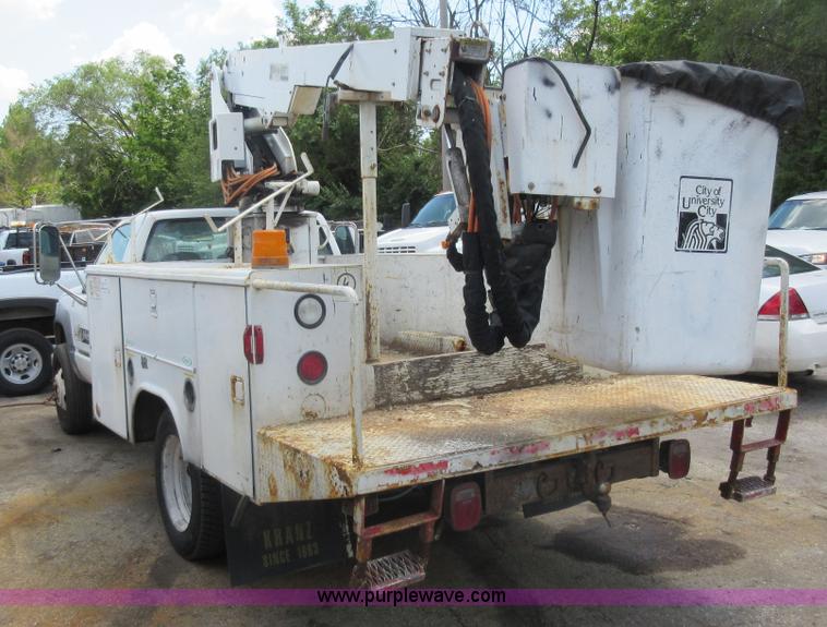image for item G3610 2001 Chevrolet Silverado 3500 bucket truck
