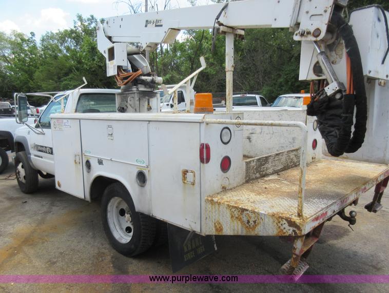 image for item G3610 2001 Chevrolet Silverado 3500 bucket truck