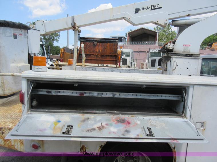 image for item G3610 2001 Chevrolet Silverado 3500 bucket truck