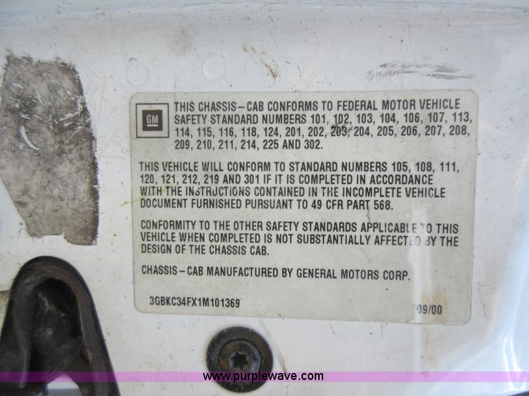 image for item G3610 2001 Chevrolet Silverado 3500 bucket truck