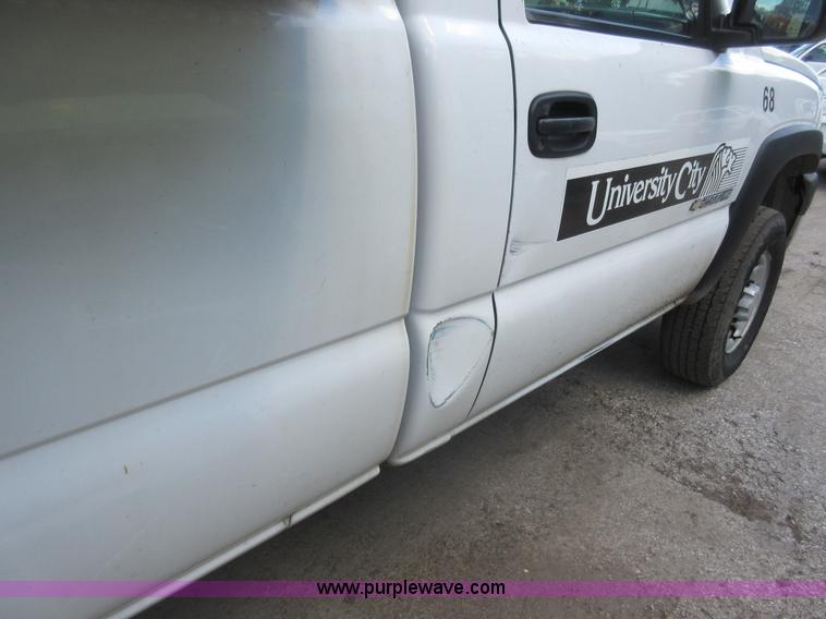 image for item G3611 2006 Chevrolet Silverado 2500HD pickup truck
