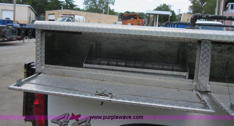 image for item G3611 2006 Chevrolet Silverado 2500HD pickup truck