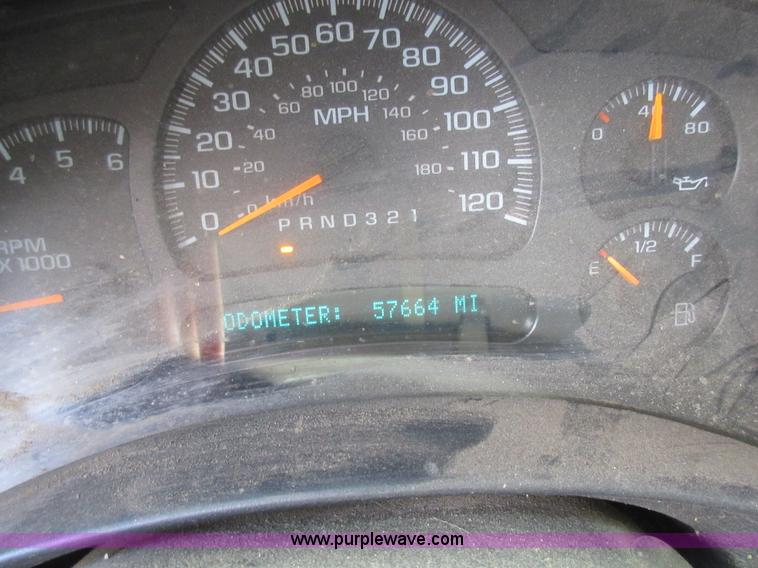 image for item G3611 2006 Chevrolet Silverado 2500HD pickup truck