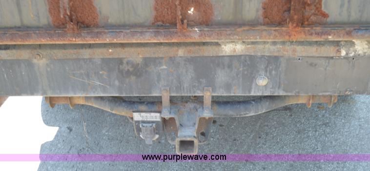 image for item G3617 2004 Chevrolet Silverado 2500HD pickup truck