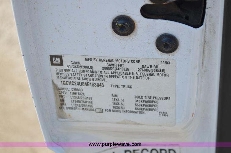 image for item G3617 2004 Chevrolet Silverado 2500HD pickup truck