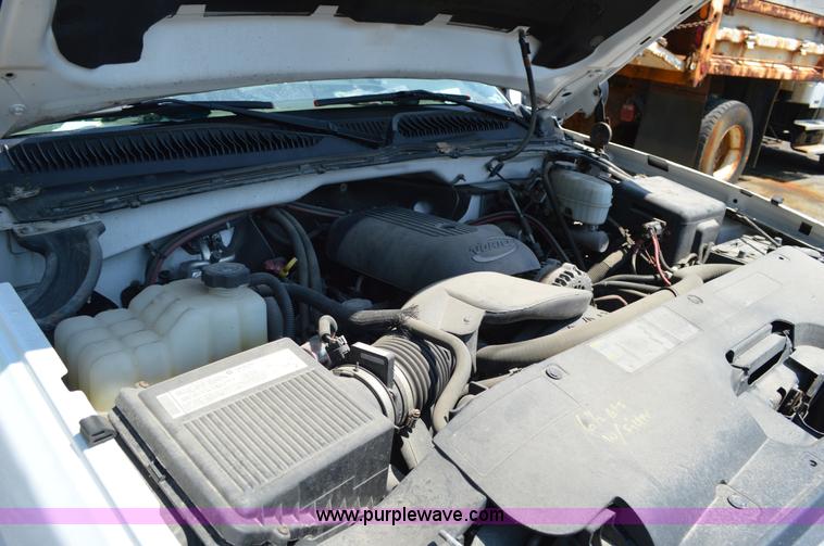 image for item G3618 2006 Chevrolet Silverado 2500HD pickup truck