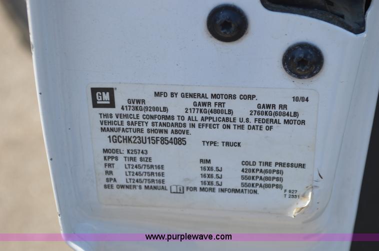 image for item G3619 2005 Chevrolet Silverado 2500HD Crew Cab pickup truck