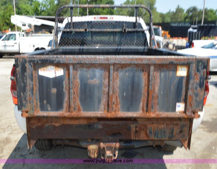 image for item G3620 2006 Chevrolet Silverado 2500HD pickup truck