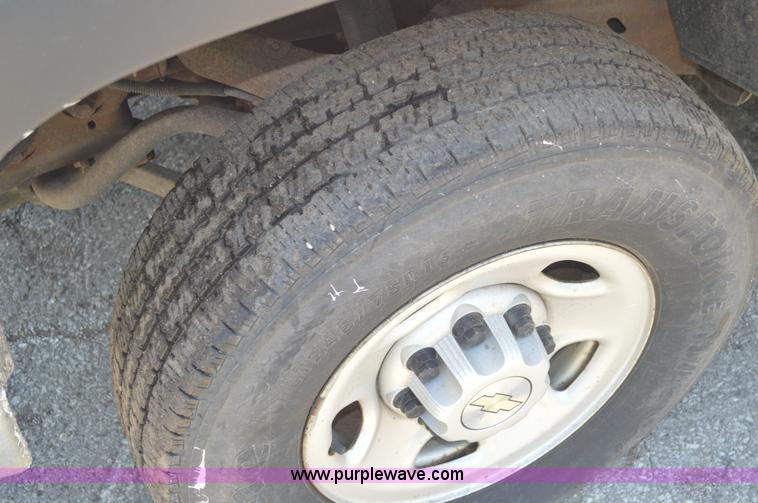 image for item G3620 2006 Chevrolet Silverado 2500HD pickup truck