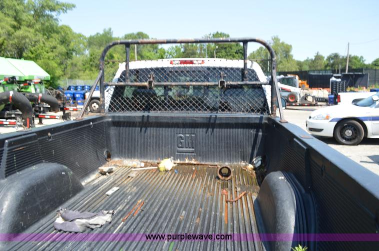 image for item G3620 2006 Chevrolet Silverado 2500HD pickup truck