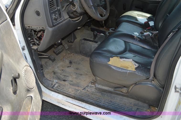 image for item G3620 2006 Chevrolet Silverado 2500HD pickup truck