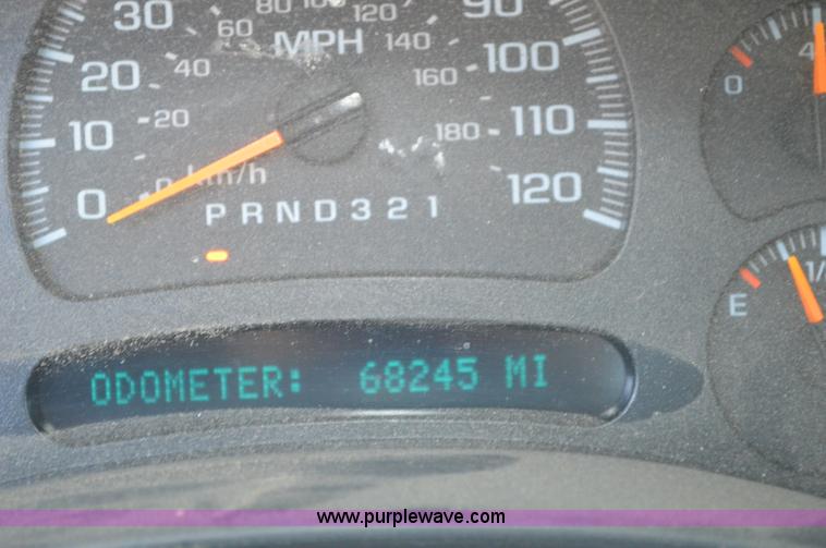 image for item G3620 2006 Chevrolet Silverado 2500HD pickup truck