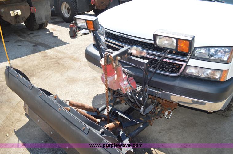 image for item G3621 2006 Chevrolet Silverado 2500HD pickup truck