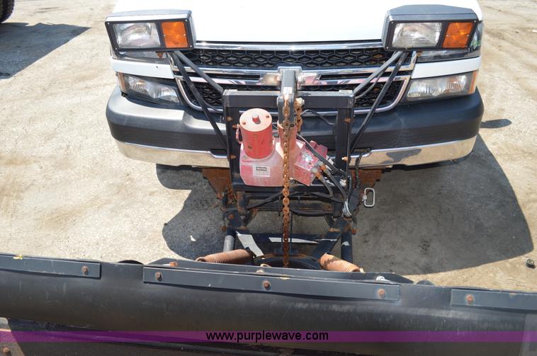 image for item G3621 2006 Chevrolet Silverado 2500HD pickup truck