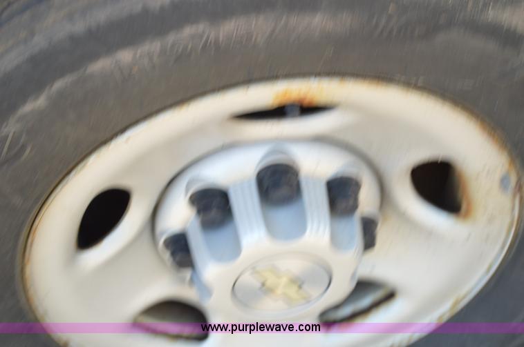 image for item G3621 2006 Chevrolet Silverado 2500HD pickup truck