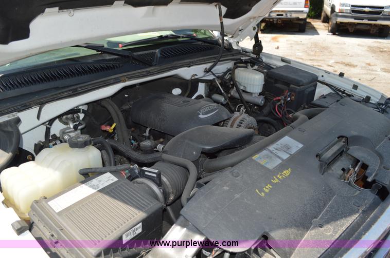 image for item G3621 2006 Chevrolet Silverado 2500HD pickup truck